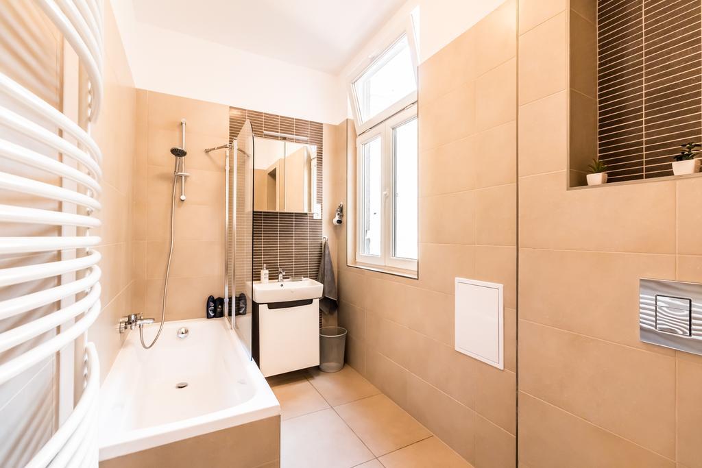 Bpr D8 Premier Apartment Budapest Eksteriør billede